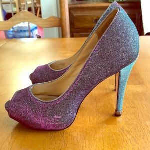 Badgley Mischka F’10 Humbie Sequin heals 61/2